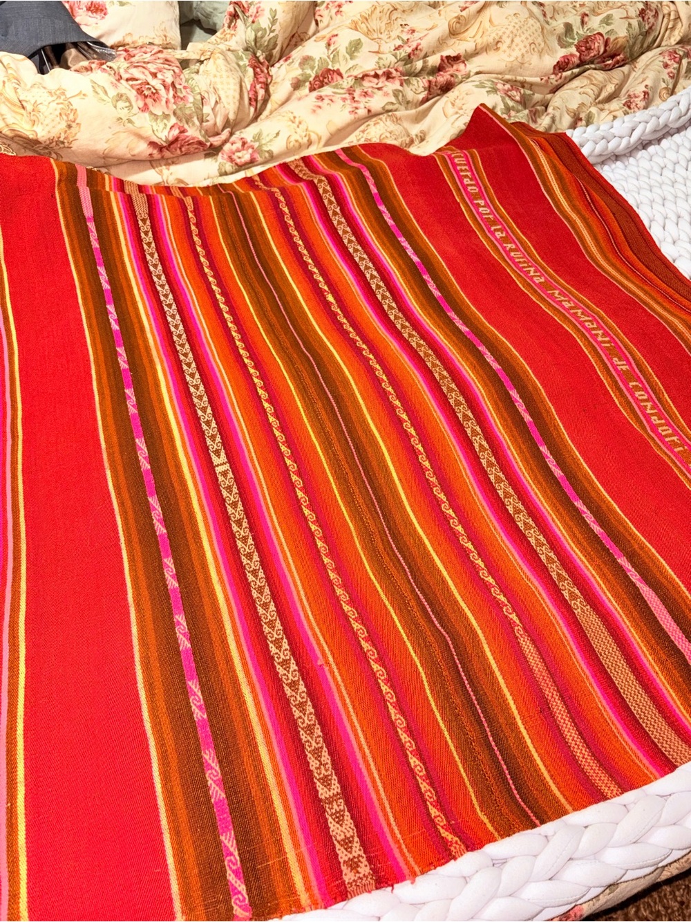 Vintage Peruvian Textile - Picture 5 of 12